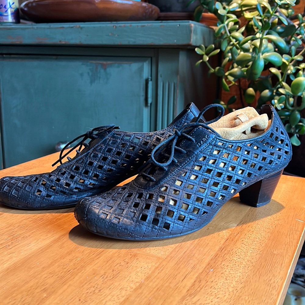 Softwalk Marc leather cutout heels size 9